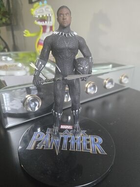 Marvel black panther mezco